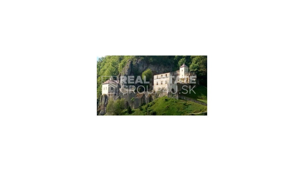 POZEMOK S ROD. DOMOM - SKALKA NAD VÁHOM