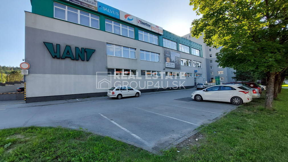 PRENÁJOM - POV. BYSTRICA - nebytové priestory - 66 m2