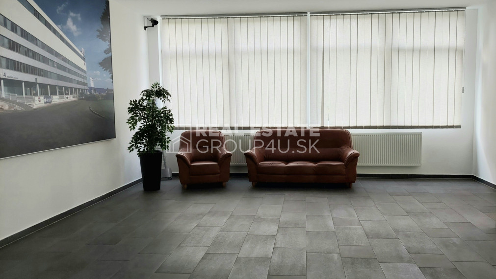 PRENÁJOM - POV. BYSTRICA - nebytové priestory - 66 m2