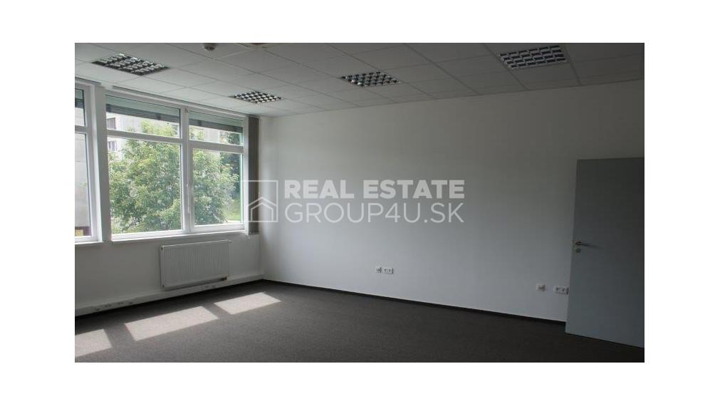 PRENÁJOM - POV. BYSTRICA - nebytové priestory - 66 m2