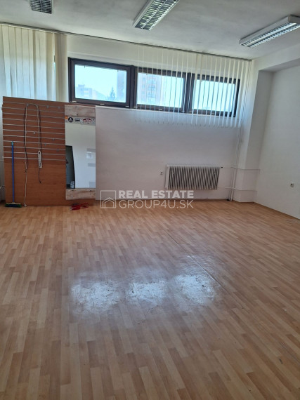 PRENÁJOM: DVA NEBYTOVÉ PRIESTORY  - CENTRUM DUBNICA n/V