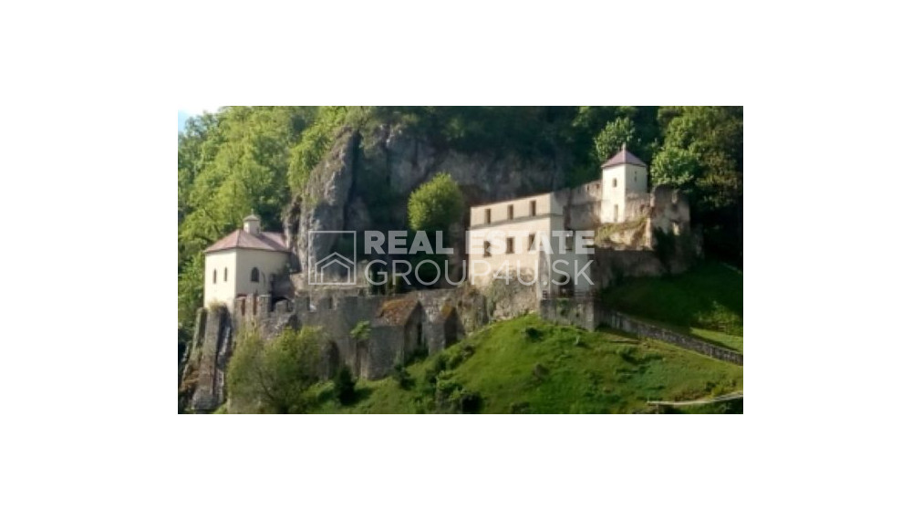 POZEMOK S KOMFORTNÝM DOMOM - SKALKA NAD VÁHOM