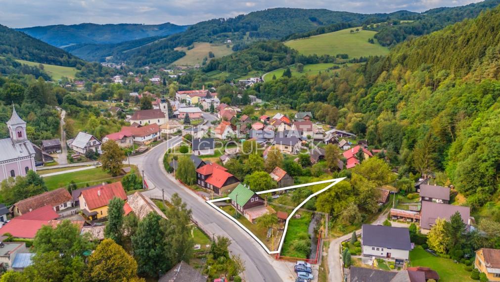 ZNÍŽENÁ CENA - MALEBNÁ DREVENICA  S POZEMKOM - LAZY pod MAKYTOU