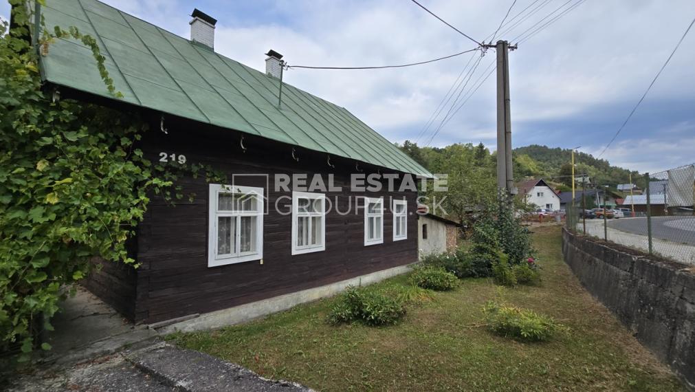 ZNÍŽENÁ CENA - MALEBNÁ DREVENICA  S POZEMKOM - LAZY pod MAKYTOU