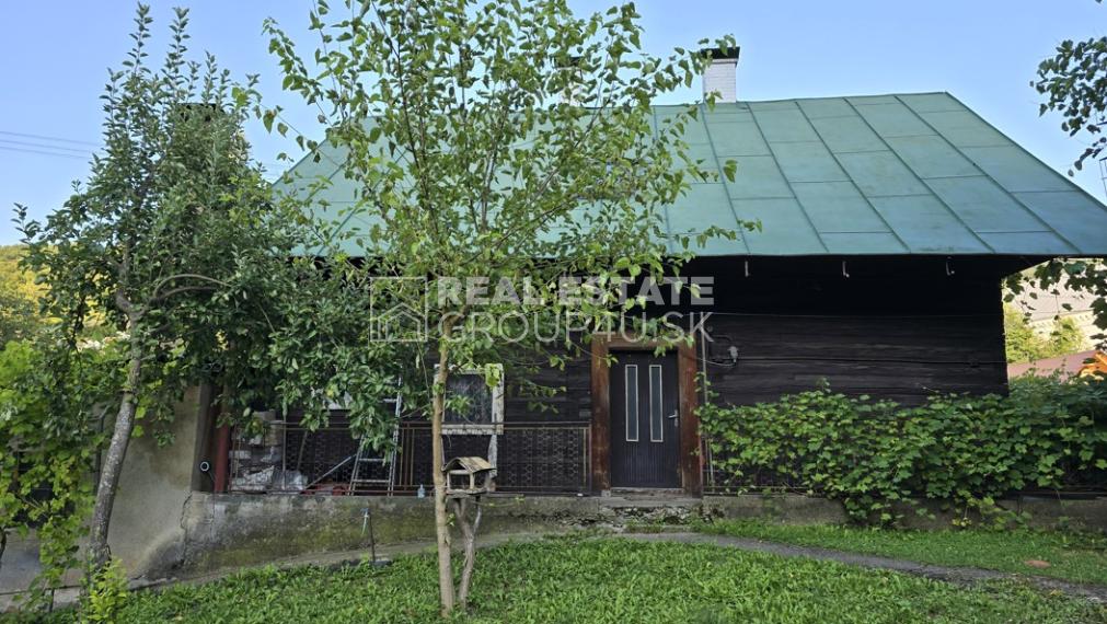 ZNÍŽENÁ CENA - MALEBNÁ DREVENICA  S POZEMKOM - LAZY pod MAKYTOU