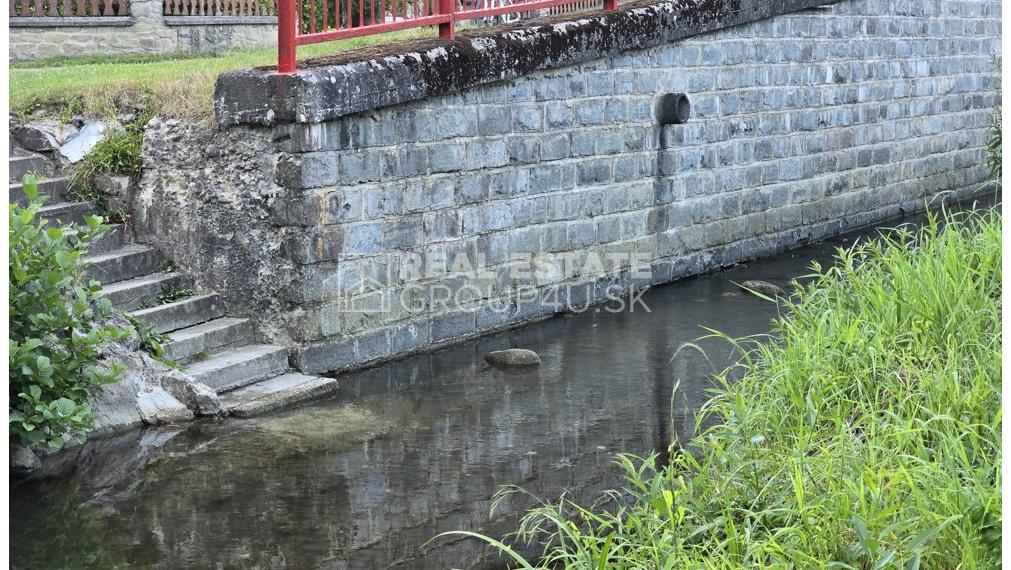 ZNÍŽENÁ CENA - MALEBNÁ DREVENICA  S POZEMKOM - LAZY pod MAKYTOU