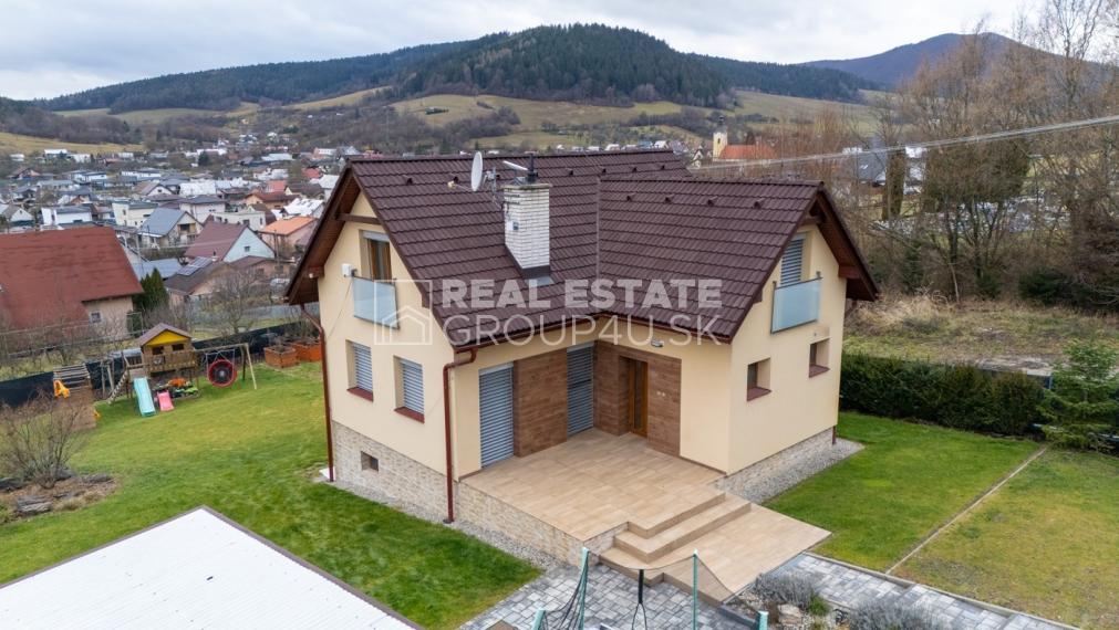 REZERVOVANÝ: 5 IZBOVÝ NADŠTANDARDNÝ RODINNÝ DOM - JASENICA