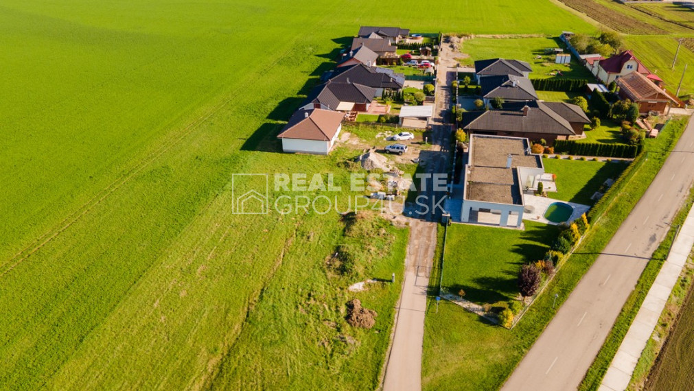 4IZ BUNGALOV 149 m2 NA SLNEČNOM POZEMKU - 184 900.-€