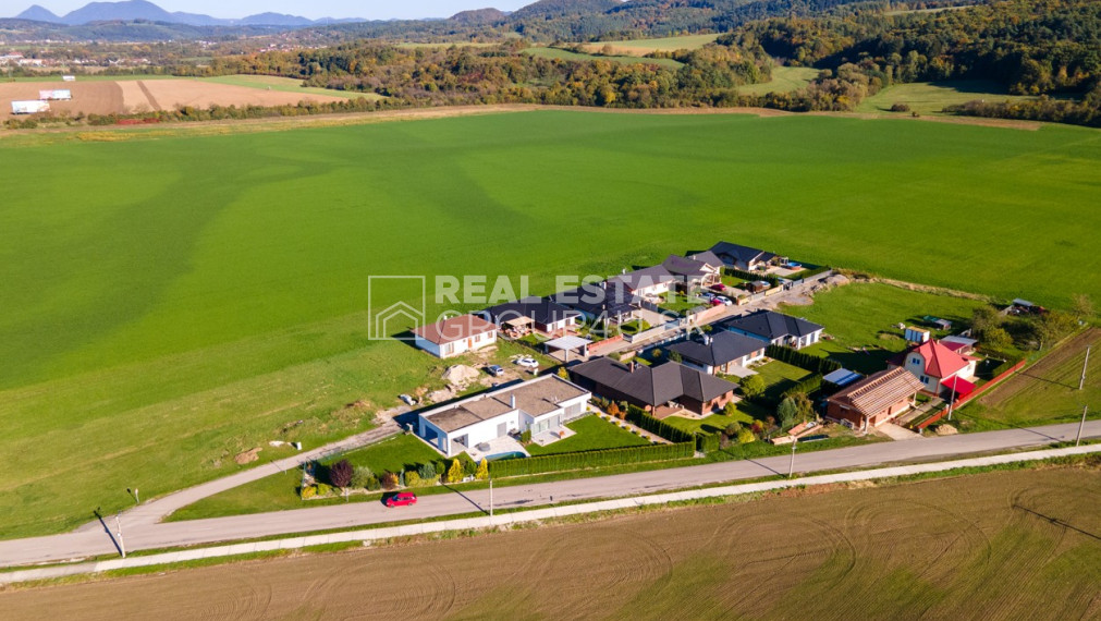 4IZ BUNGALOV 149 m2 NA SLNEČNOM POZEMKU - 184 900.-€