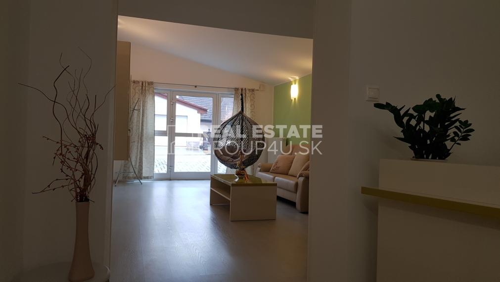 PRENÁJOM - VEĽKOMETRÁŽNY 2IZ BYT V RODINNOM DOME NA DEDOVCI