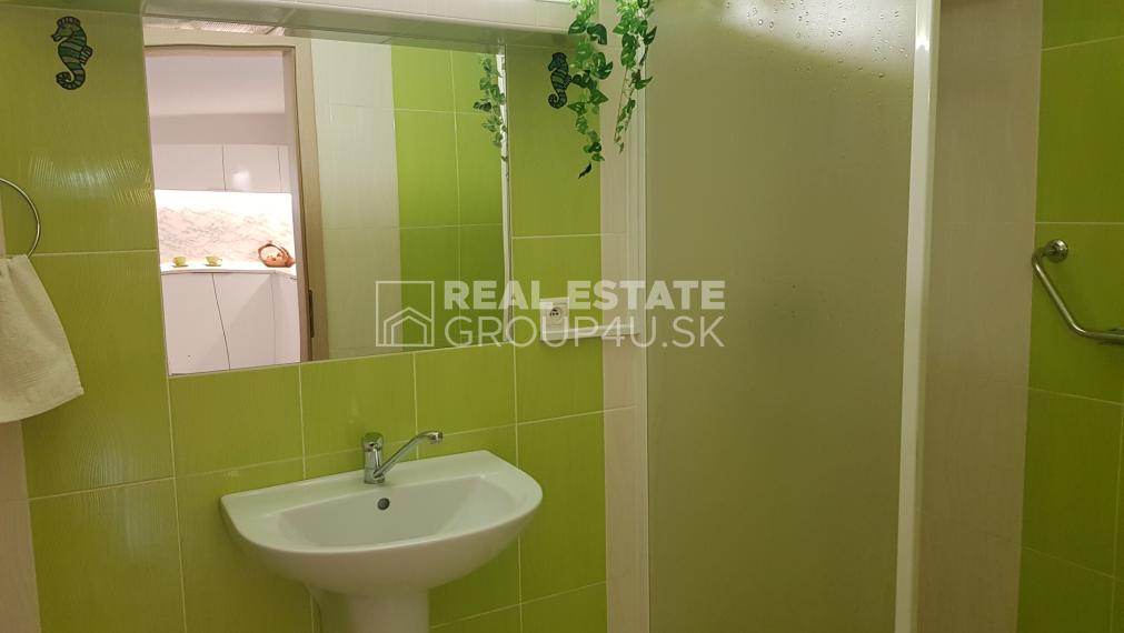 PRENÁJOM - VEĽKOMETRÁŽNY 2IZ BYT V RODINNOM DOME NA DEDOVCI