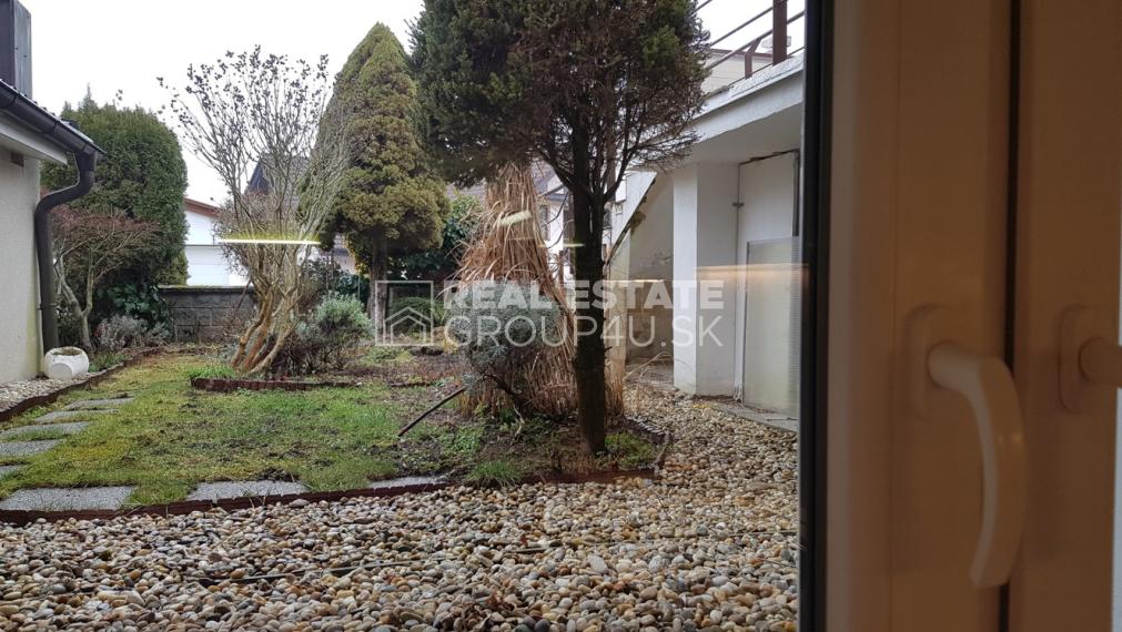 PRENÁJOM - VEĽKOMETRÁŽNY 2IZ BYT V RODINNOM DOME NA DEDOVCI