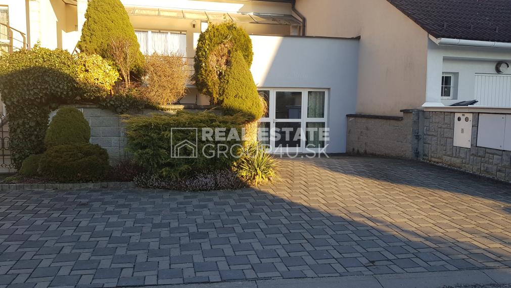 PRENÁJOM - VEĽKOMETRÁŽNY 2IZ BYT V RODINNOM DOME NA DEDOVCI