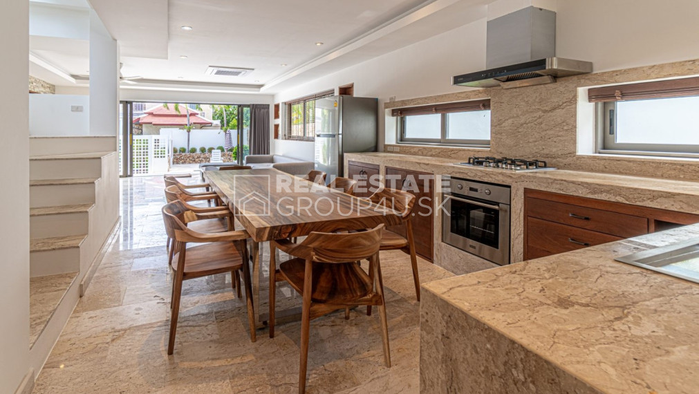 THAJSKO - 4 spálňová luxusná vila s bazénom