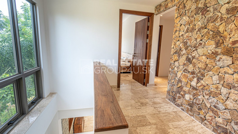 THAJSKO - 4 spálňová luxusná vila s bazénom