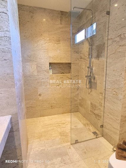 THAJSKO - 4 spálňová luxusná vila s bazénom