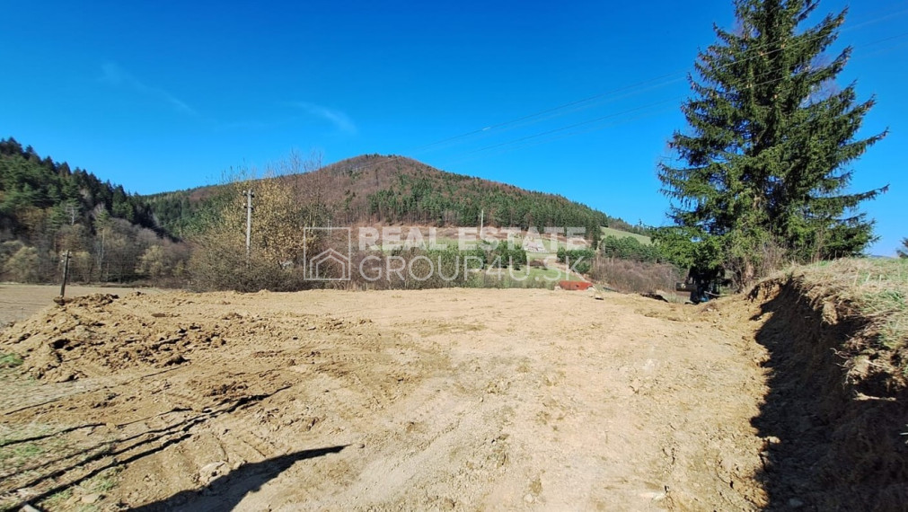 PREDAJ: POZEMOK PRE RODINNÝ DOM ALEBO NA REKREAČNÝ ÚČEL