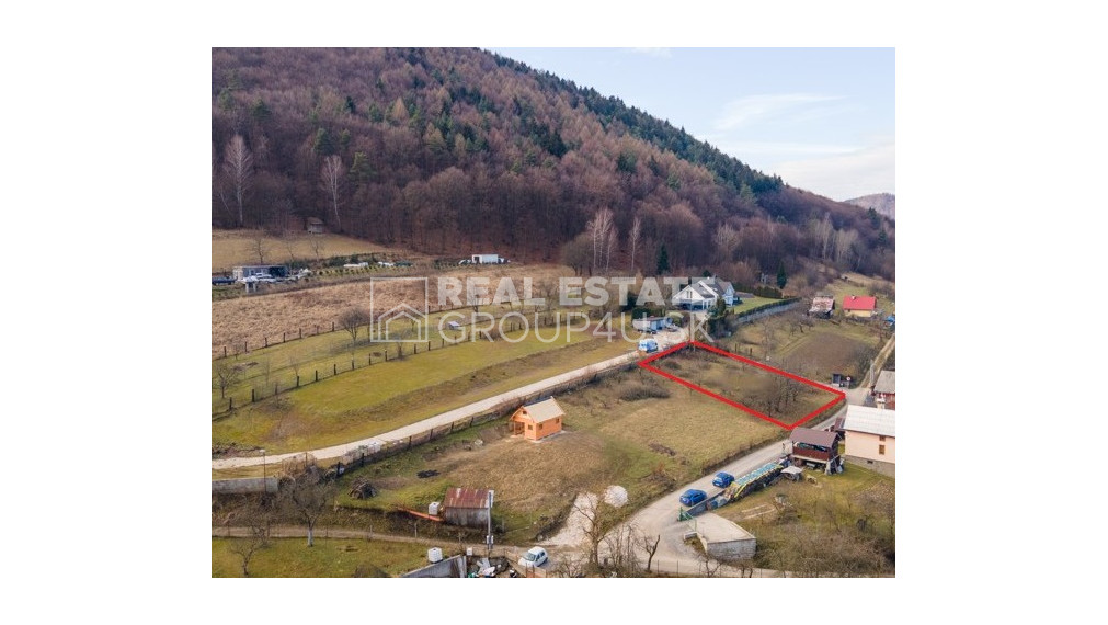 POZEMOK POD RD S PEKNÝMI VÝHĽADMI - MILOCHOV