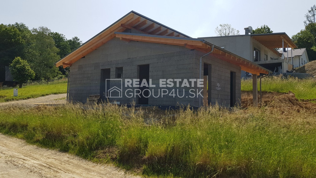NOVOSTAVBA 4IZ BUNGALOVU V POVAŽSKEJ BYSTRICI - KRÁSNE VÝHĽADY