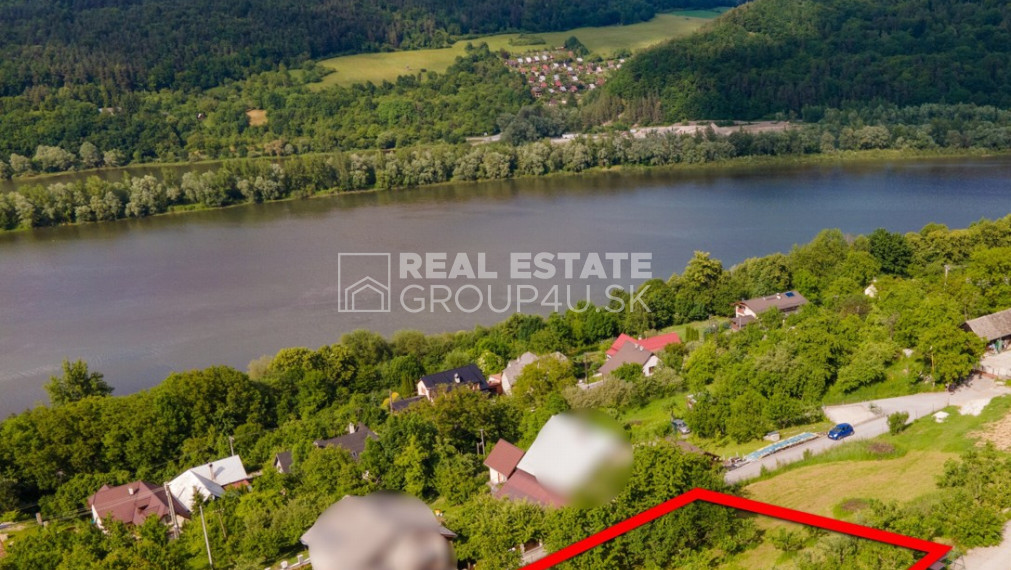 5 IZ.  RODINNÝ DOM S VEĽKORYSÝM POZEMKOM