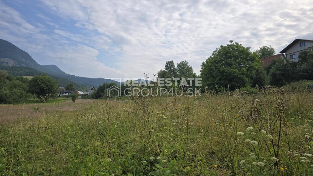 POZEMOK S RD V PEKNOM PROSTREDÍ - POV. BYSTRICA - od 194 000.-€