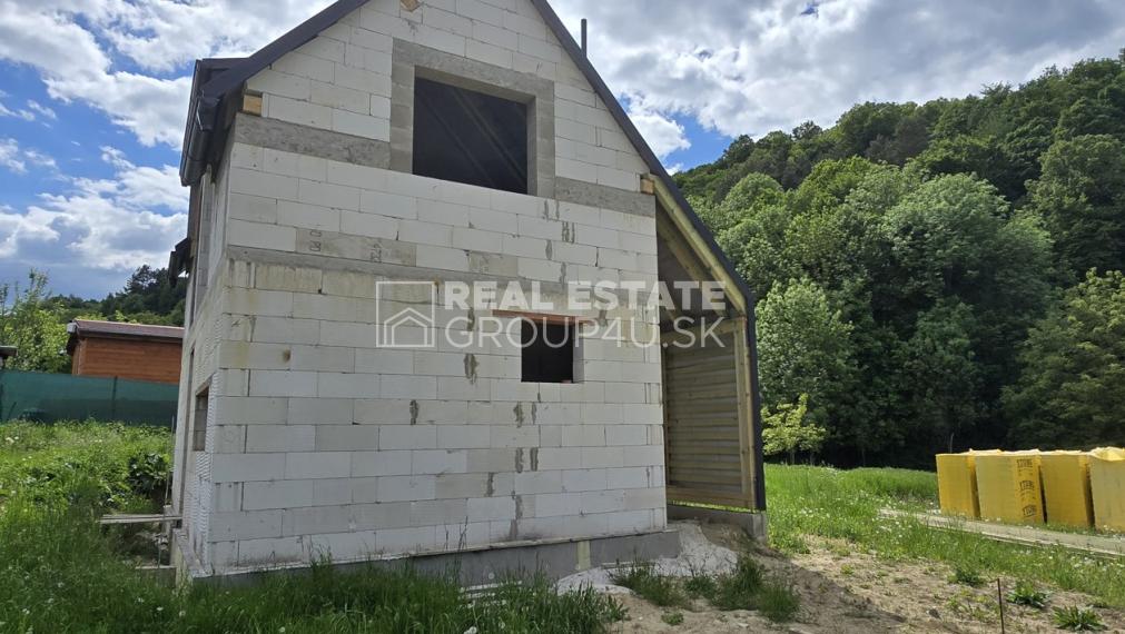 PREDAJ: HRUBÁ STAVBA 2 PODLAŽNÉHO RD