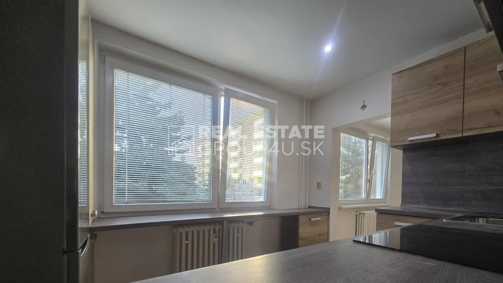 PREDAJ: ZREKONŠTRUOVANÝ 4 IZBOVÝ BYT S VÝMEROU 79 M2 - ul. Mojmírova PÚCHOV