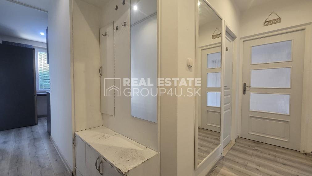 PREDAJ: ZREKONŠTRUOVANÝ 4 IZBOVÝ BYT S VÝMEROU 79 M2 - ul. Mojmírova PÚCHOV