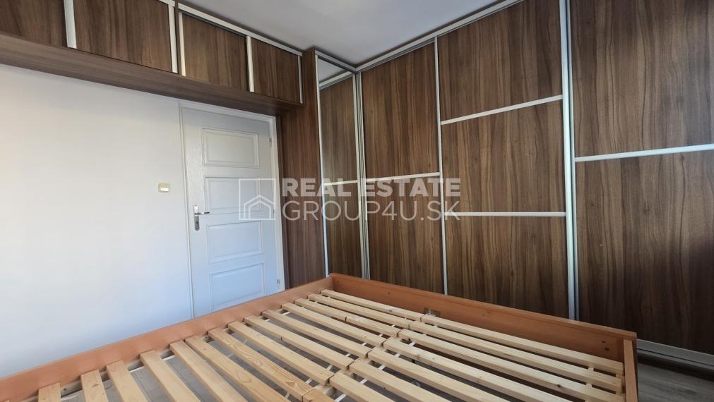 PREDAJ: ZREKONŠTRUOVANÝ 4 IZBOVÝ BYT S VÝMEROU 79 M2 - ul. Mojmírova PÚCHOV