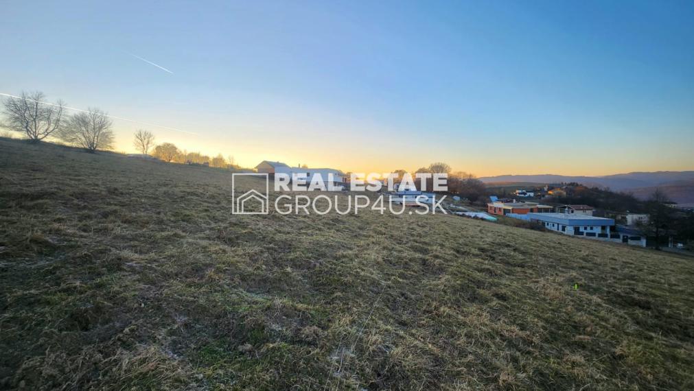 STAVEBNÝ POZEMOK S VÝSTAVBOU BUNGALOVU - ŽILINSKÁ LEHOTA