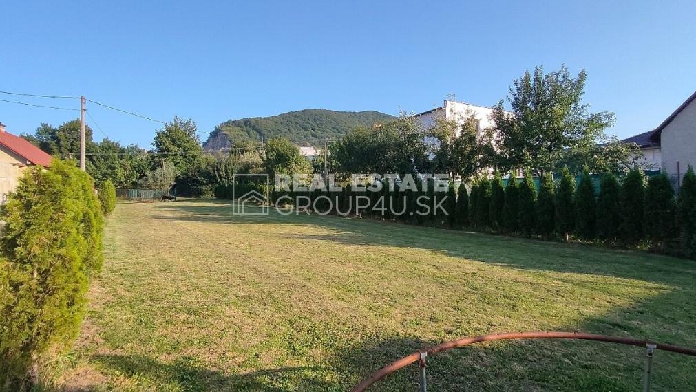 LUKRATÍVNY POZEMOK S VÝSTAVBOU BUNGALOVU NA KĽÚČ - BYTČA