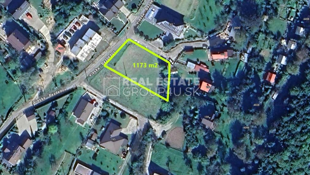 STAVEBNÝ POZEMOK S PLATNÝM STAVEBNÝM POVOLENÍM - PÚCHOV