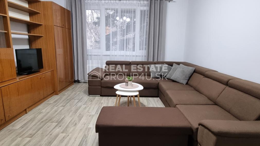 PRENÁJOM: 2 IZ ZREKONŠTRUOVANÝ A ZARIADENÝ BYT - POV. BYSTRICA