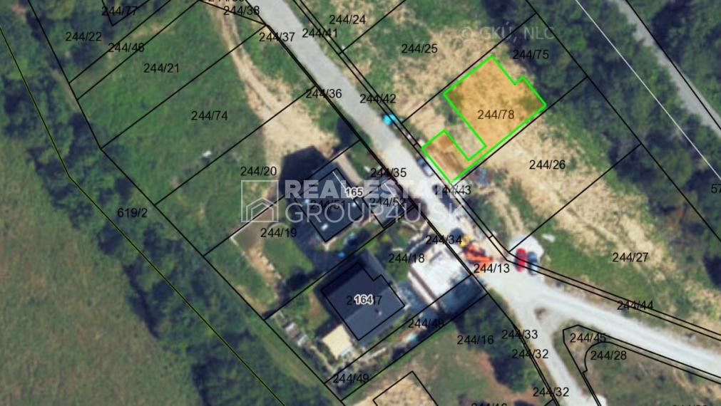 STAVEBNÝ POZEMOK S PROJEKTOM RD NA KĽÚČ - OVČIARSKO