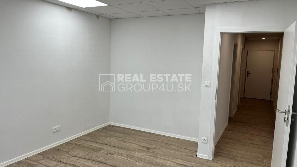 PRENÁJOM - VEĽKORYSÉ PRIESTORY S VIACÚČELOVÝM VYUŽITÍM - PB