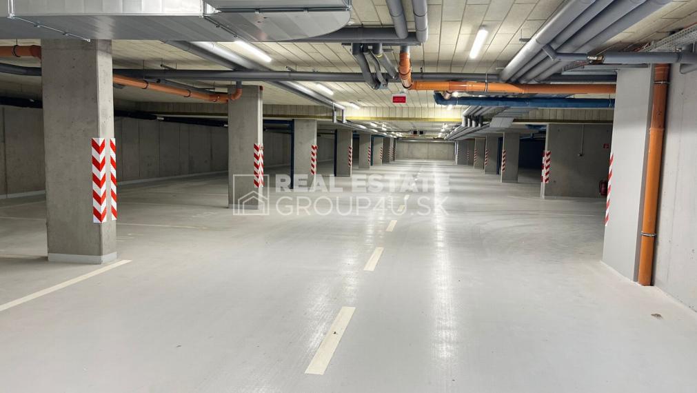 PRENÁJOM - VEĽKORYSÉ PRIESTORY S VIACÚČELOVÝM VYUŽITÍM - PB