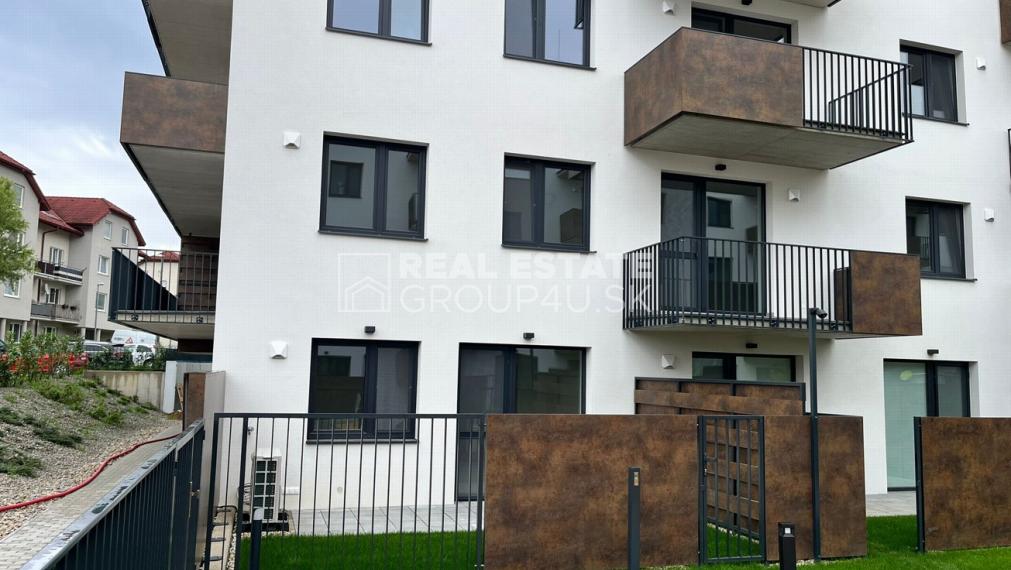 PRENÁJOM - VEĽKORYSÉ PRIESTORY S VIACÚČELOVÝM VYUŽITÍM - PB