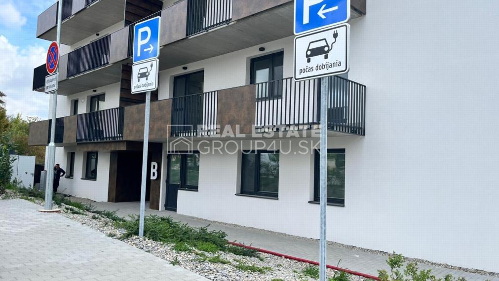PRENÁJOM - VEĽKORYSÉ PRIESTORY S VIACÚČELOVÝM VYUŽITÍM - PB