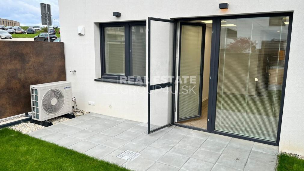 PRENÁJOM - VEĽKORYSÉ PRIESTORY S VIACÚČELOVÝM VYUŽITÍM - PB