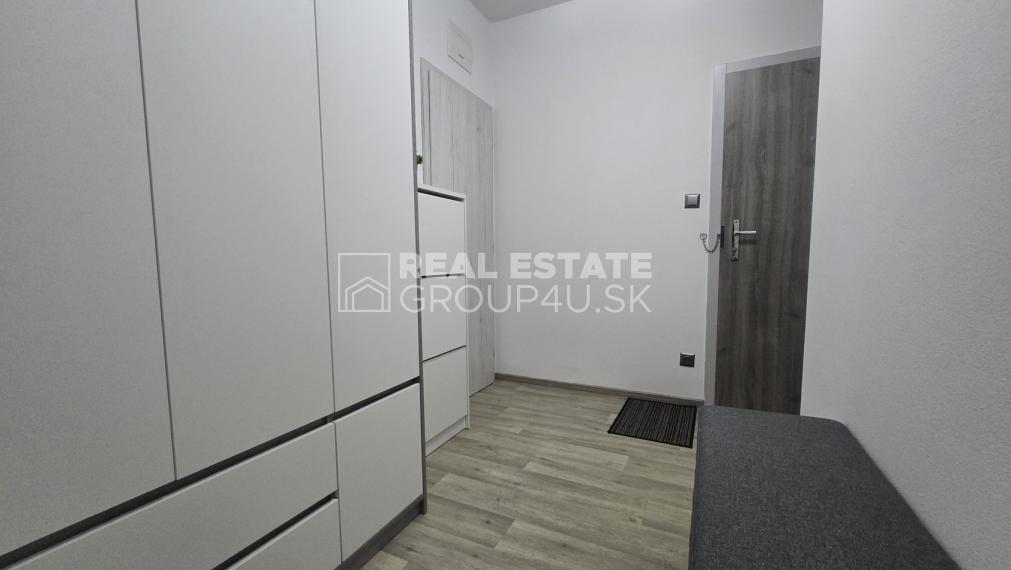 PREDAJ: 2 IZ ZREKONŠTRUOVANÝ BYT - POV. BYSTRICA