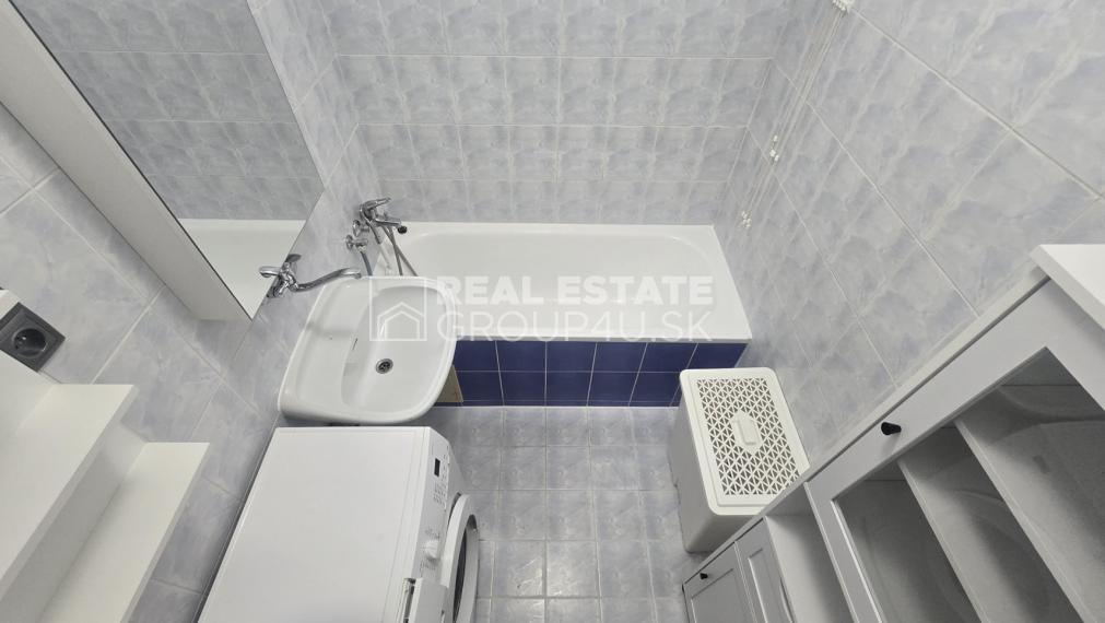 PREDAJ: 2 IZ ZREKONŠTRUOVANÝ BYT - POV. BYSTRICA