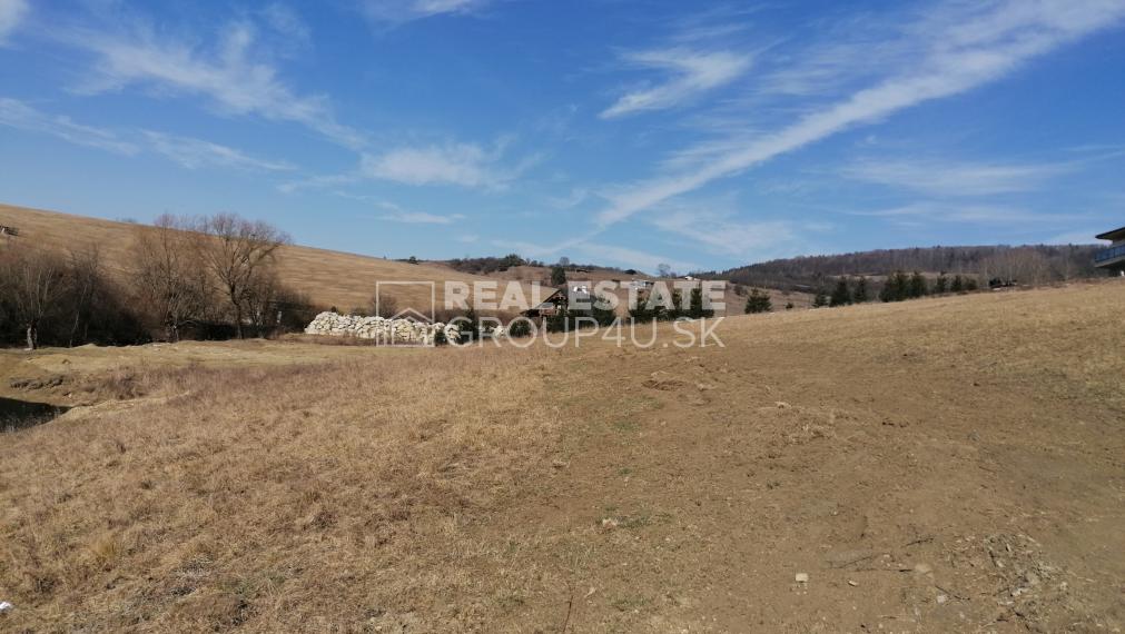 LUXUSNÝ BUNGALOV  NA KĽÚČ S POZEMKOM - BITAROVÁ