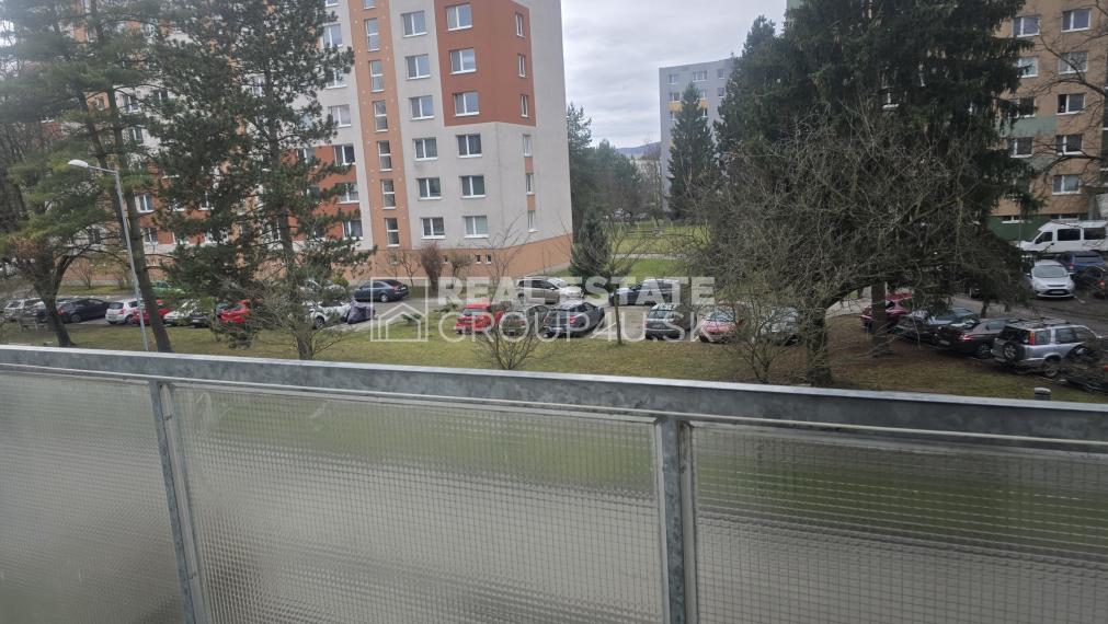 PRENÁJOM: 2 IZBOVÝ BYT S BALKÓNOM - PÚCHOV