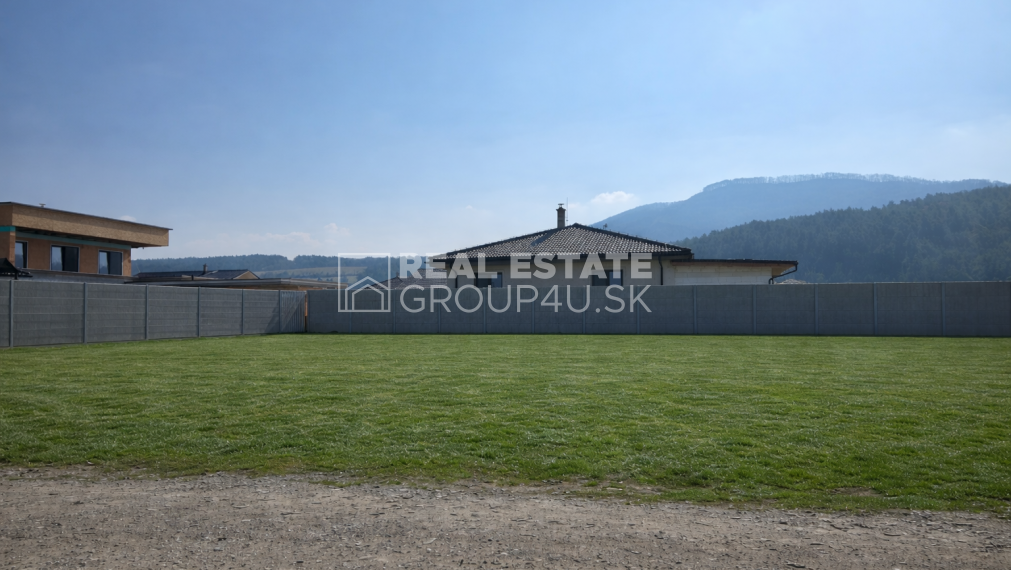PREDAJ: Pozemok s moderným a praktickým RD - BELUŠA