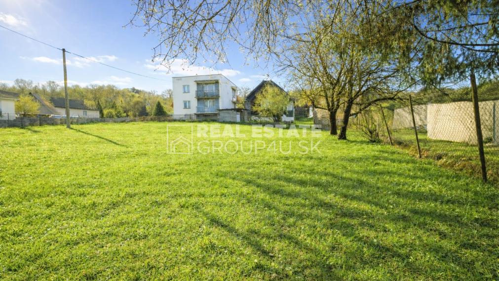 POZEMOK S RD V POKOJNEJ ČASTI MESTA PÚCHOV