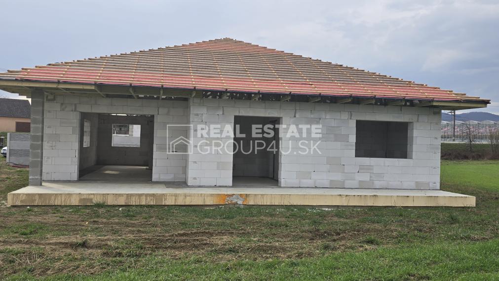 PREDAJ: 5 IZBOVÝ MODERNÝ BUNGALOV - KAMENIČANY