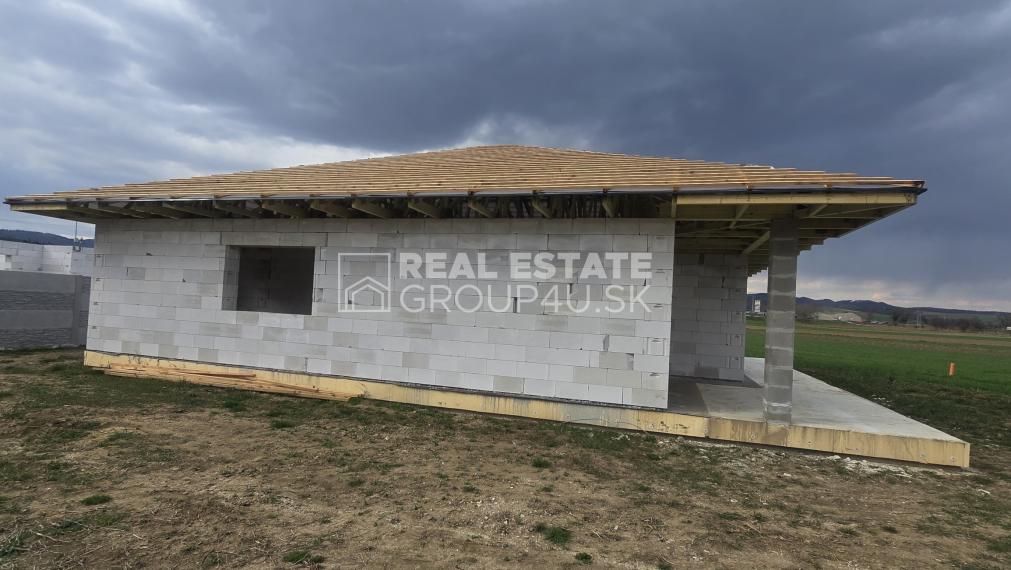 PREDAJ: 5 IZBOVÝ MODERNÝ BUNGALOV - KAMENIČANY