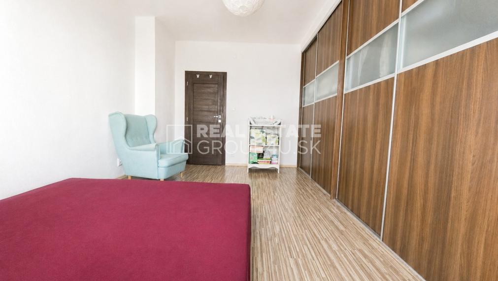PRENÁJOM - ŠTÝLOVÝ 3 IZBOVÝ BYT - TRENČÍN