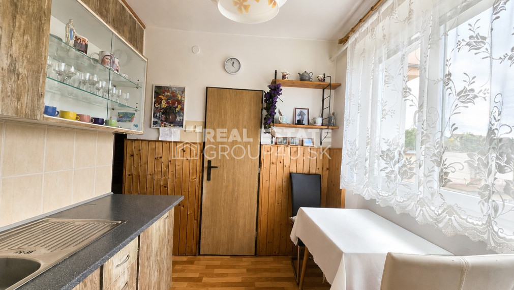 PREDAJ: 2IZ BYT S BALKÓNOM - SÚHRADKA - LED. ROVNE