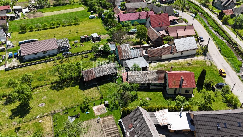 RODINNÝ DOM V SRDCI OBCE S POTENCIÁLOM - 170 000.-€